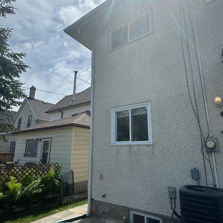 הוילה וויניפג Walking Distance To St Boniface, Easy Parking מראה חיצוני תמונה